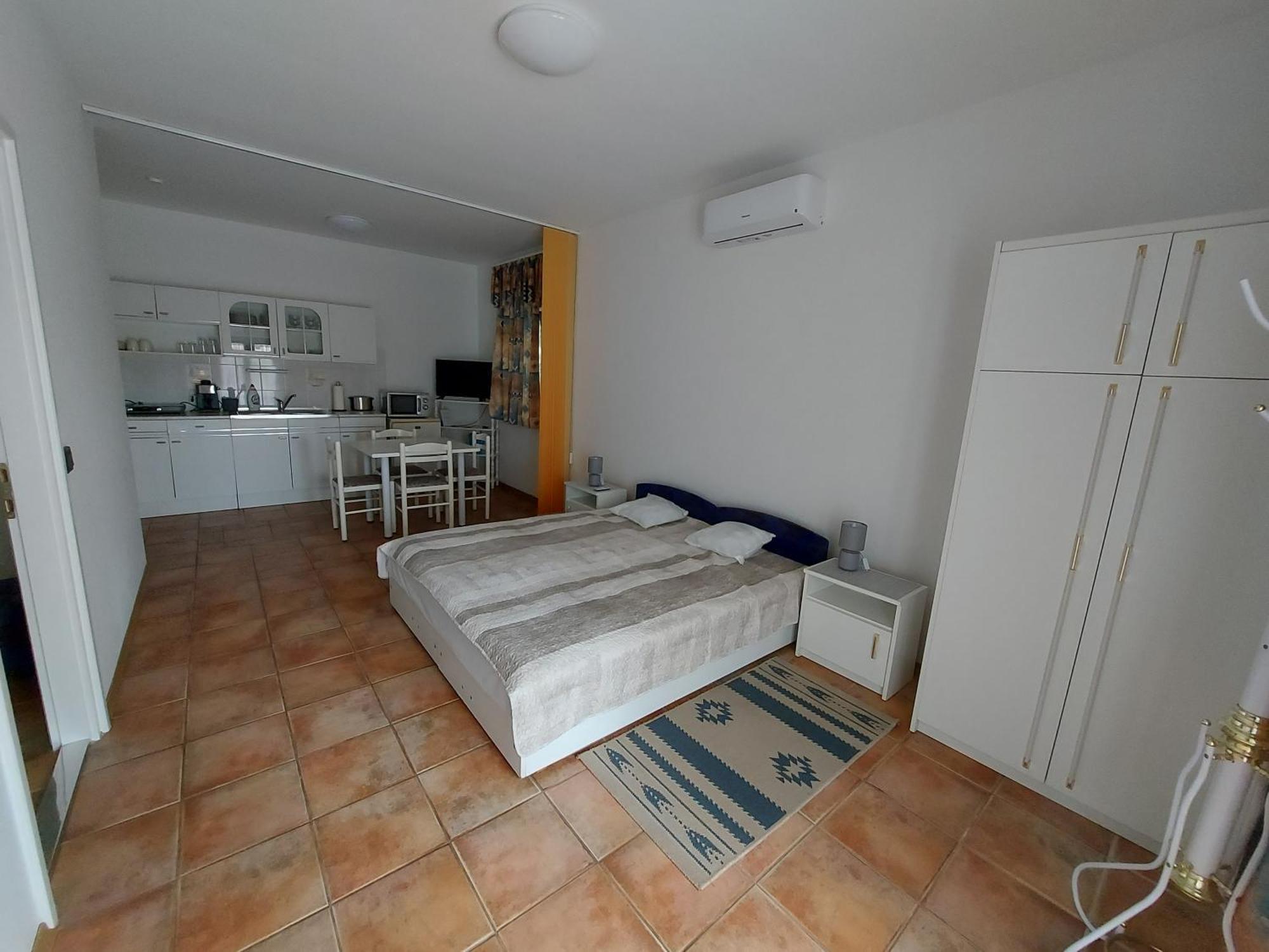Istvan Apartmanok ケストヘイ エクステリア 写真