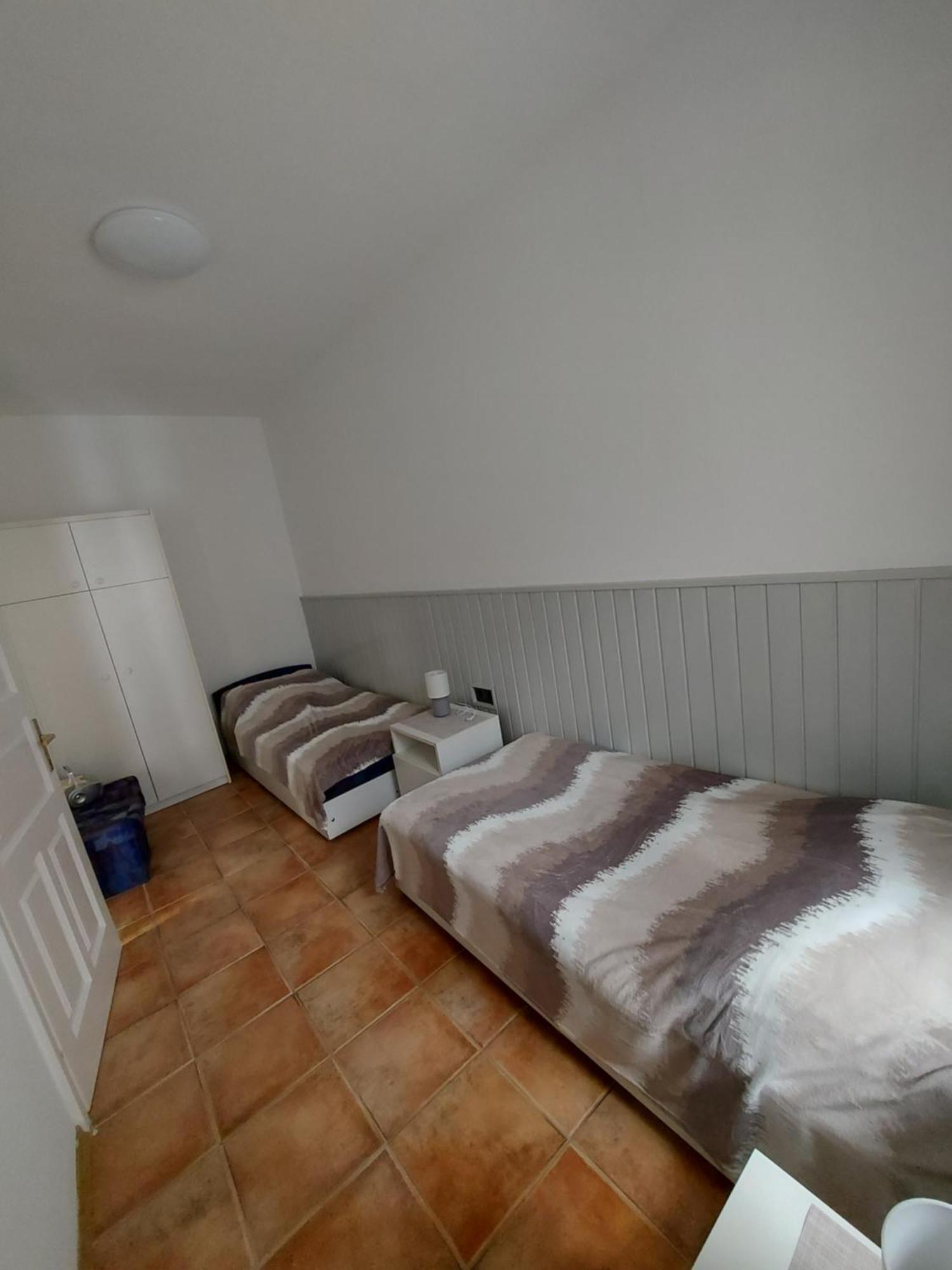 Istvan Apartmanok ケストヘイ エクステリア 写真